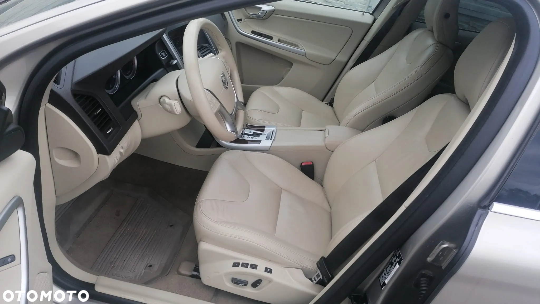 Volvo XC 60 T6 AWD Momentum - 15
