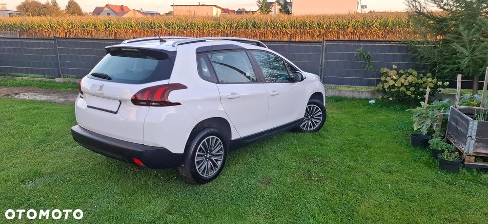 Peugeot 2008 1.2 Pure Tech Style EU6 - 38
