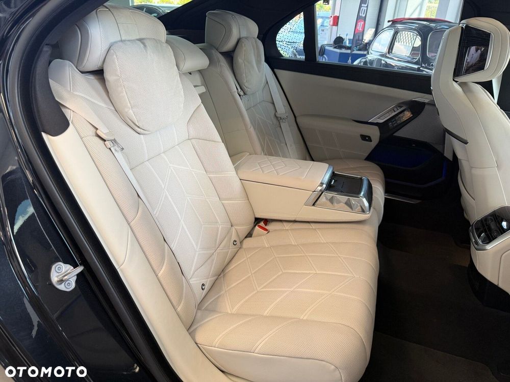 BMW Seria 7 - 14