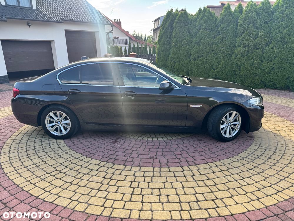 BMW Seria 5 520d Luxury Line - 9