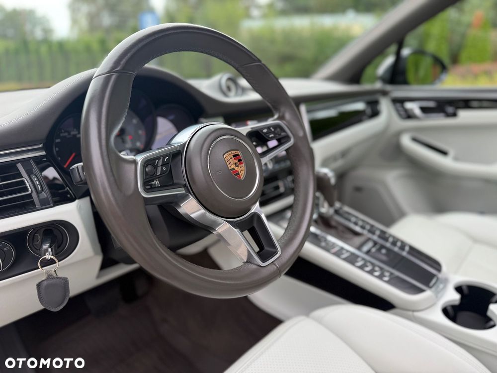 Porsche Macan - 22