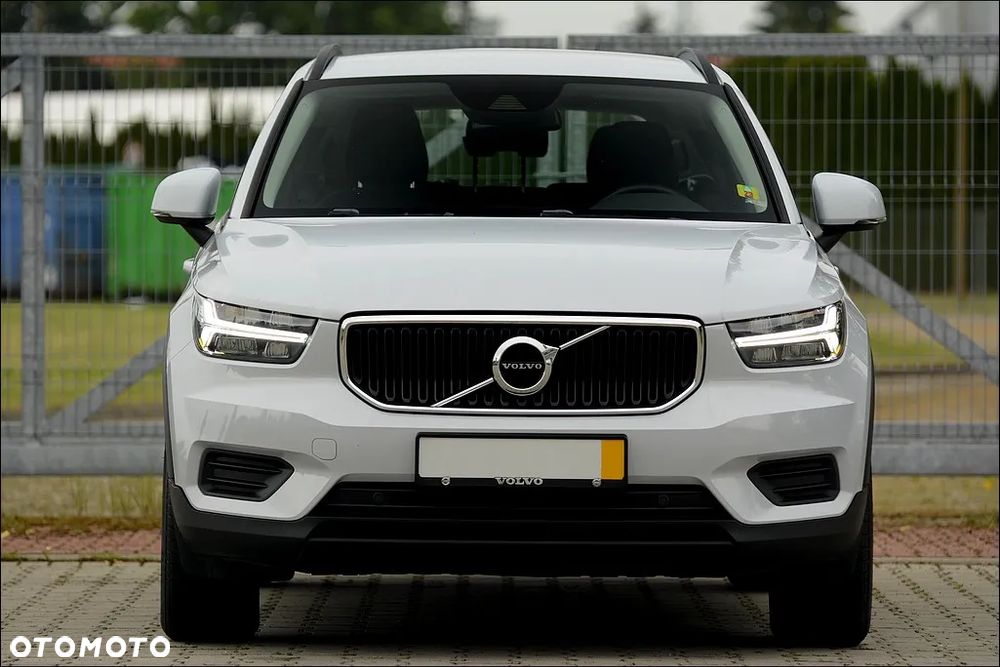 Volvo XC 40 D3 SCR Momentum - 1