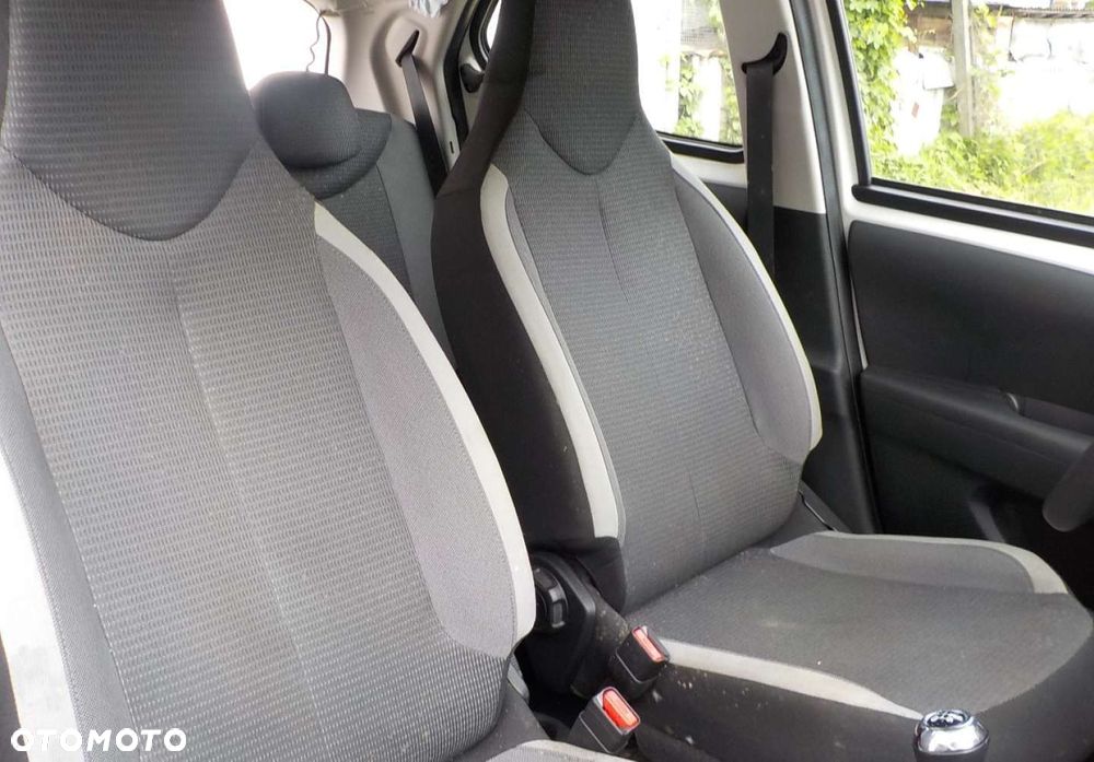 Toyota Aygo x-play - 14