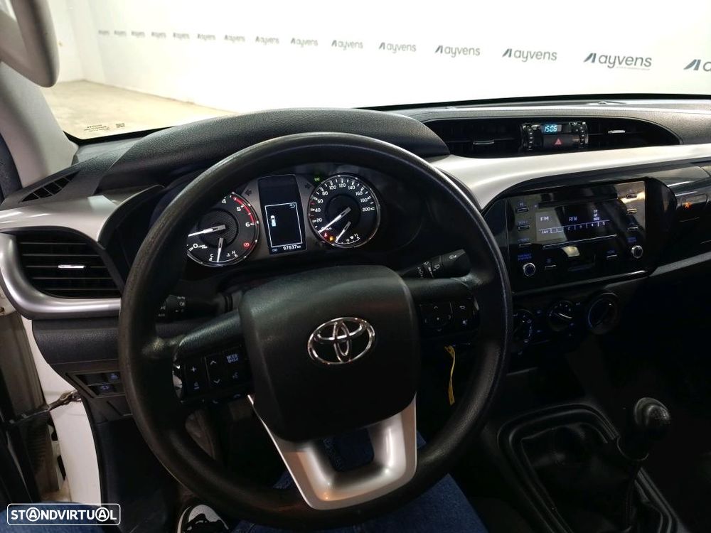 Toyota HILUX 2.4 D-4D 4WD CD - 7