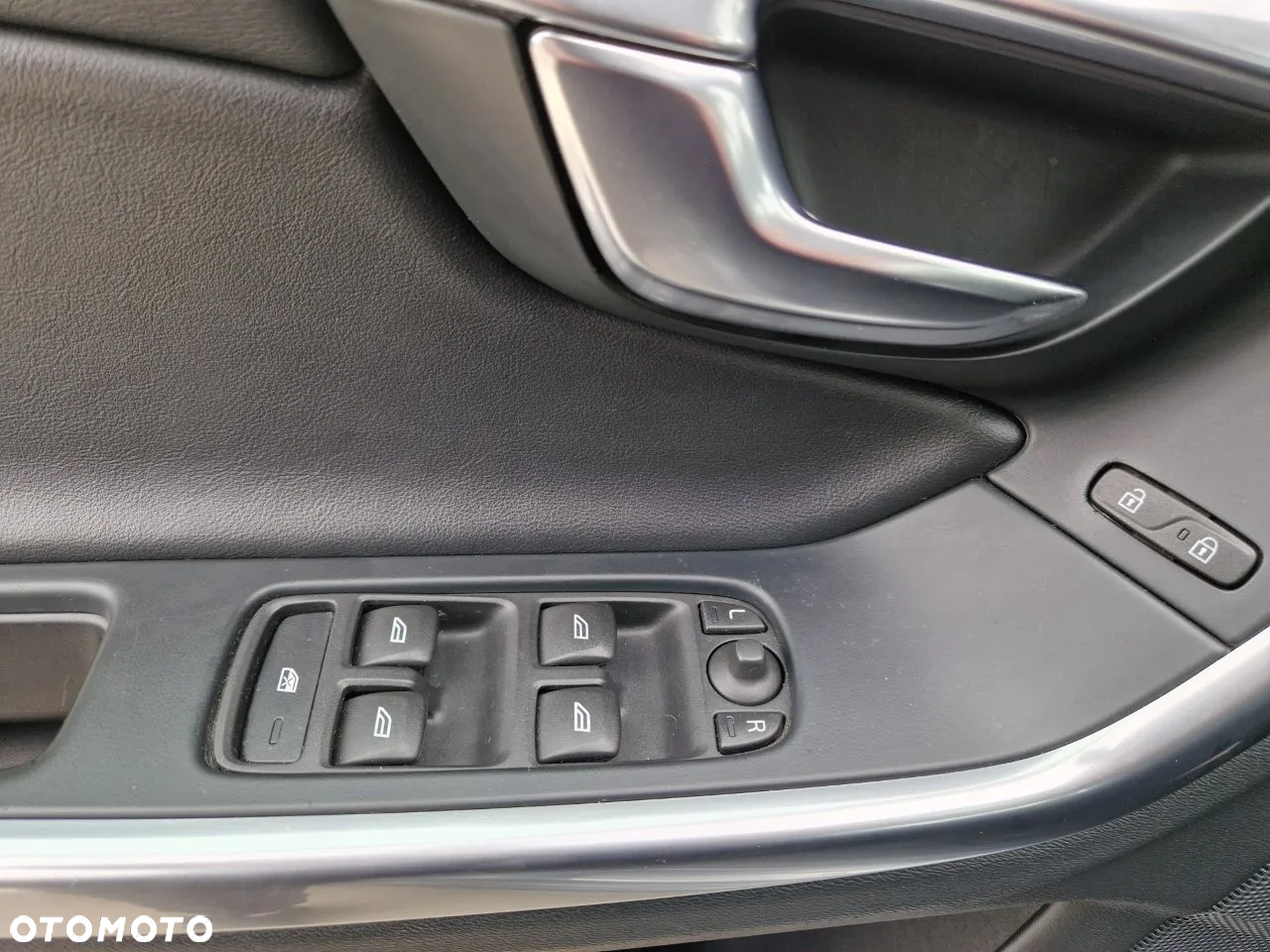 Volvo V60 T3 Drive-E R-Design Kinetic - 18