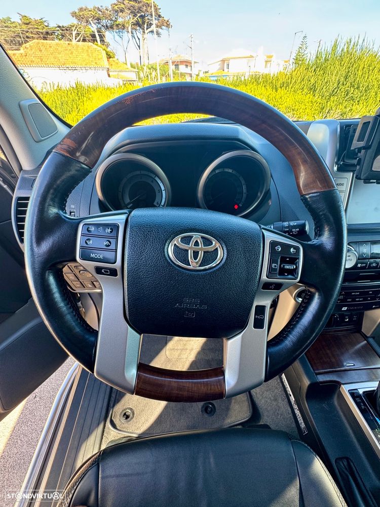 Toyota Land Cruiser - 24