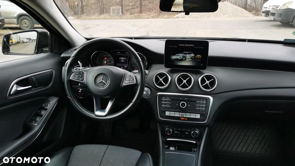 Mercedes-Benz GLA 180 7G-DCT Style - 10