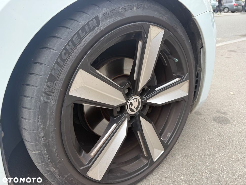Skoda Superb 2.0 TDI Sportline DSG - 9