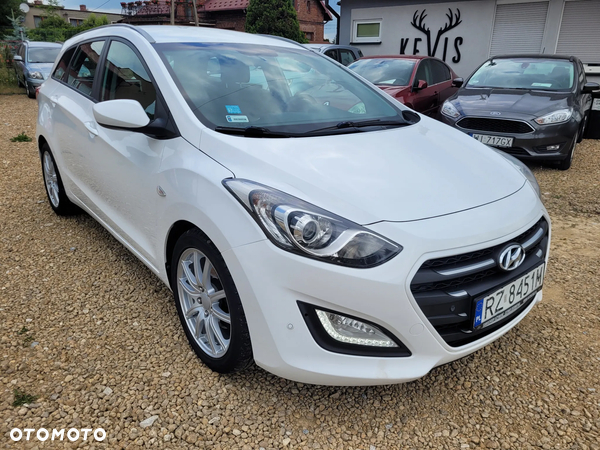 Hyundai i30 1.6 GDI Classic +