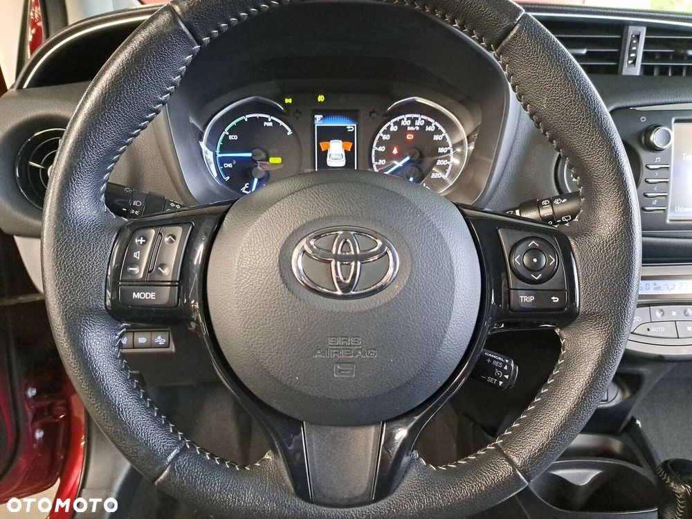 Toyota Yaris Hybrid 100 Premium EU6 - 28