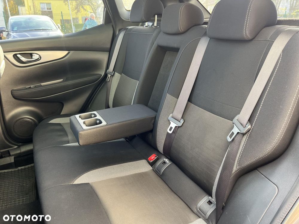 Nissan Qashqai 1.6 DIG-T N-Connecta - 16