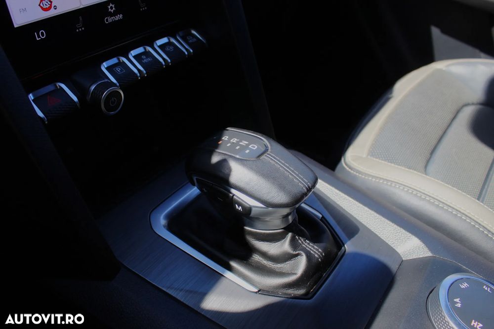 Volkswagen Amarok 3.0 TDI 241 CP 4M 10AT Aventura - 18