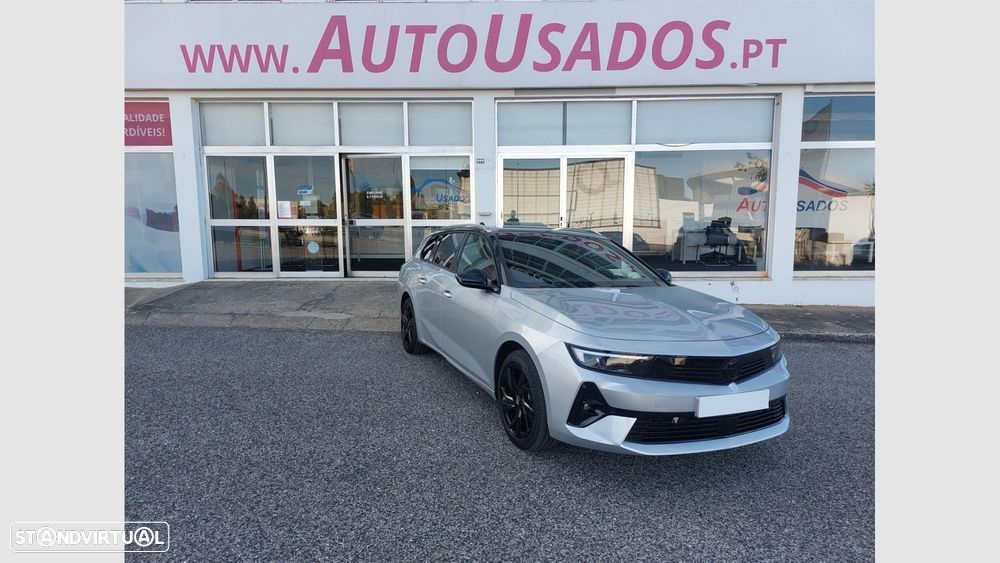 Opel Astra 1.2 T GS - 2