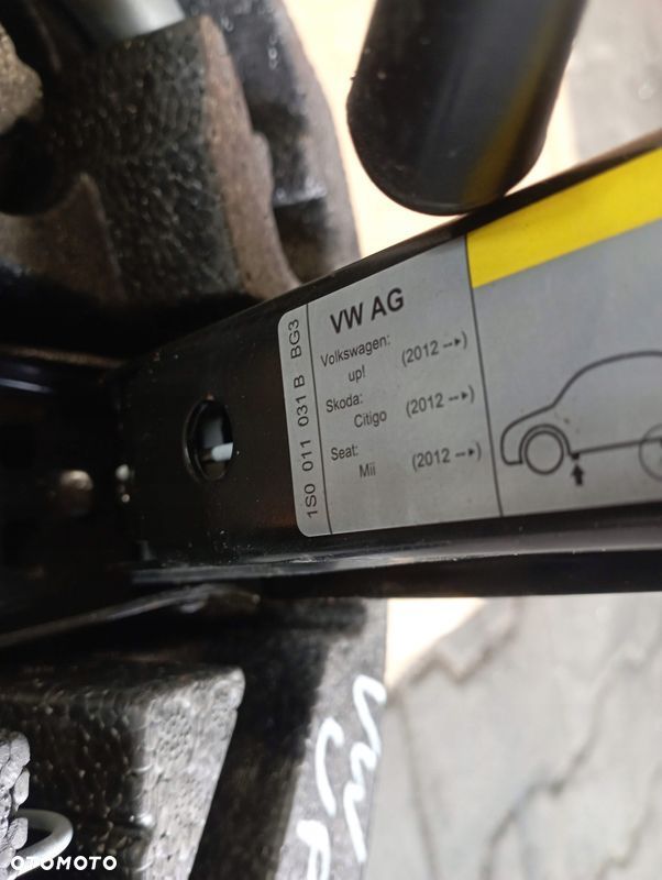 VW UP ZESTAW NAPRAWCZY STYROPIAN 1S0011031B 1S0012115P - 2