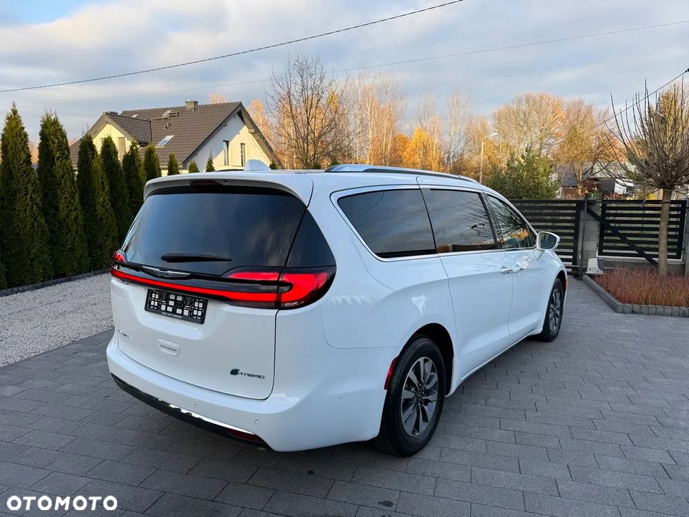 Chrysler Pacifica - 5