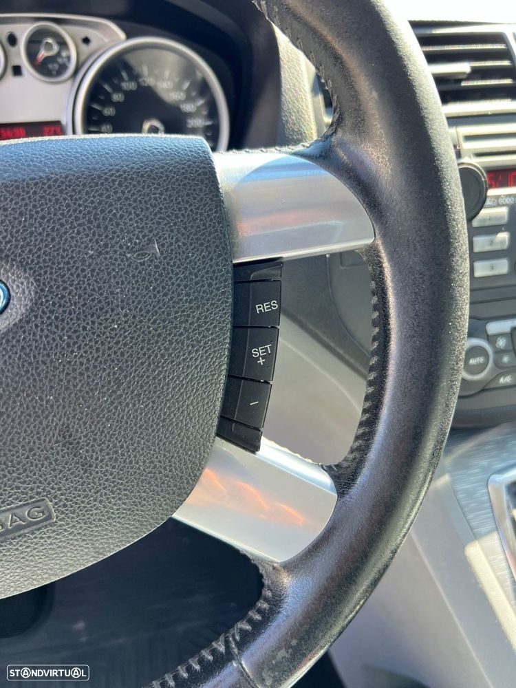 Ford Focus C-Max 1.6 TDCi Connection - 27