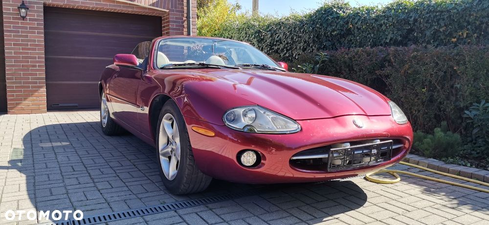 Jaguar XK8 - 12