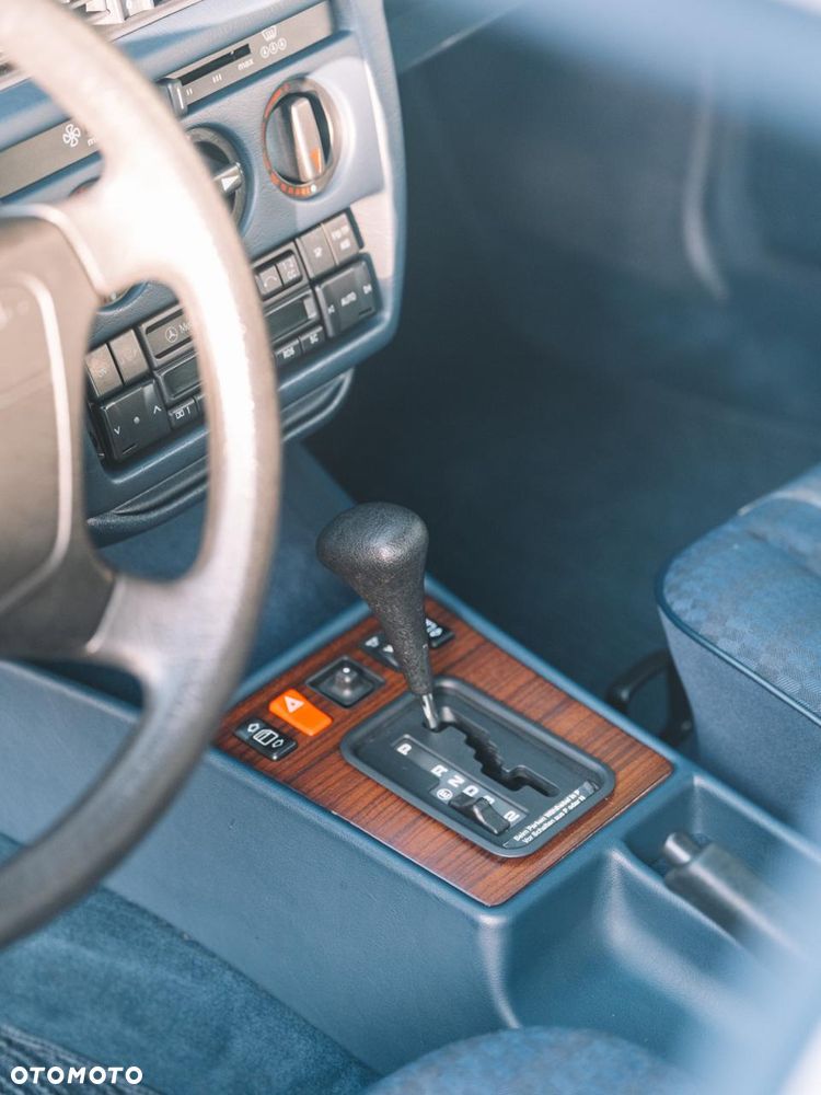 Mercedes-Benz W201 (190) - 35