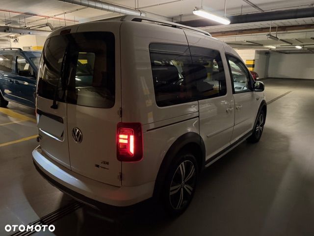 Volkswagen Caddy 2.0 TDI Alltrack DSG - 24