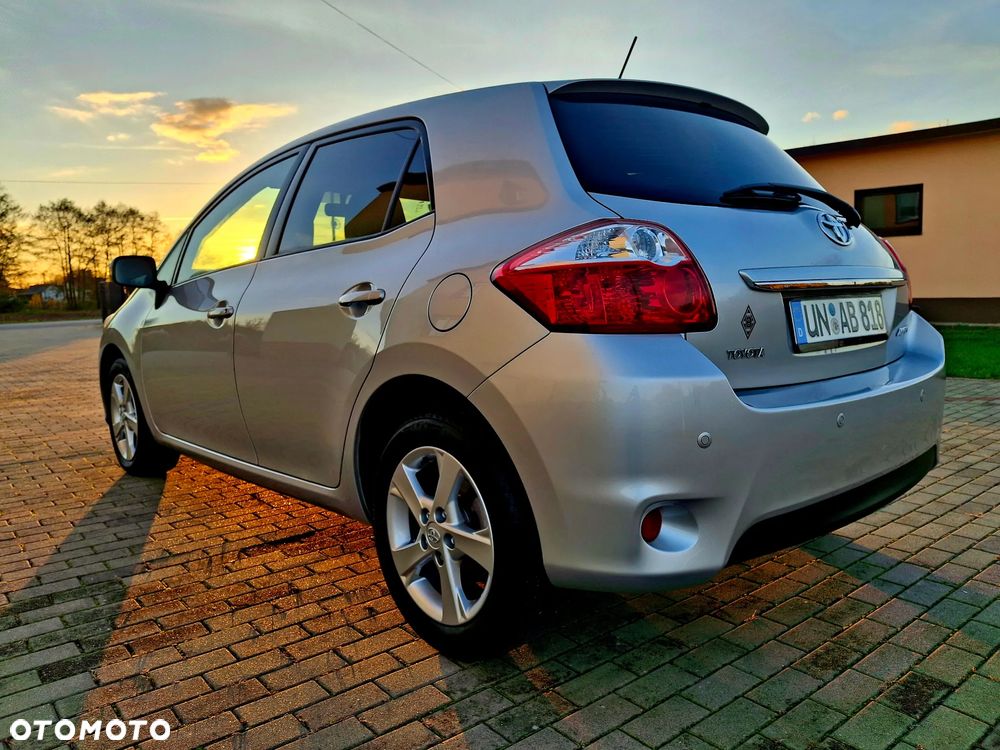 Toyota Auris 1.6 Executive - 9
