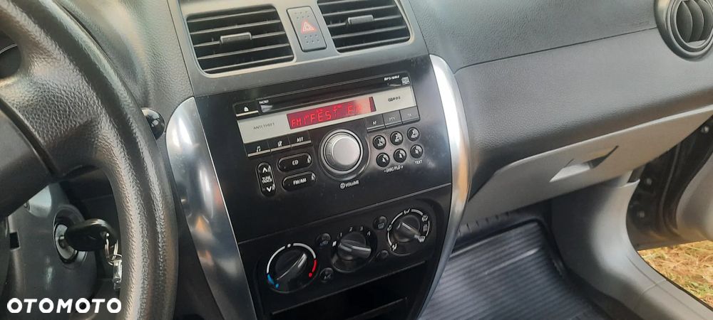 Suzuki SX4 - 12