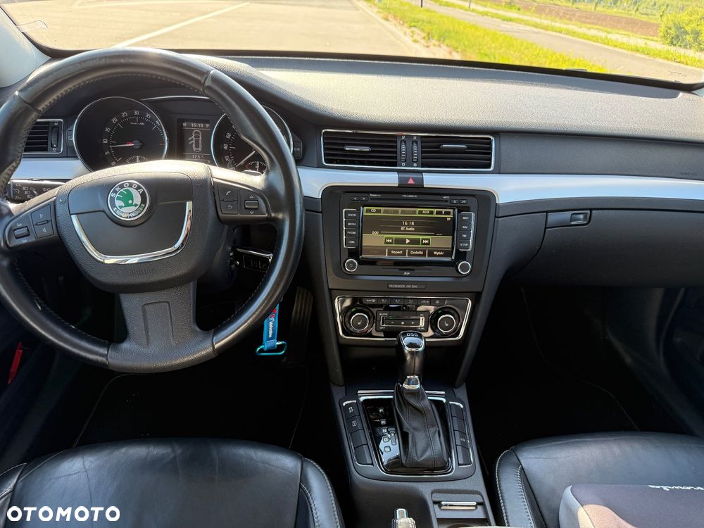 Skoda Superb 2.0 TDI Elegance DSG - 14