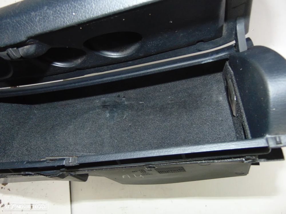 Audi A4 porta luvas - 5