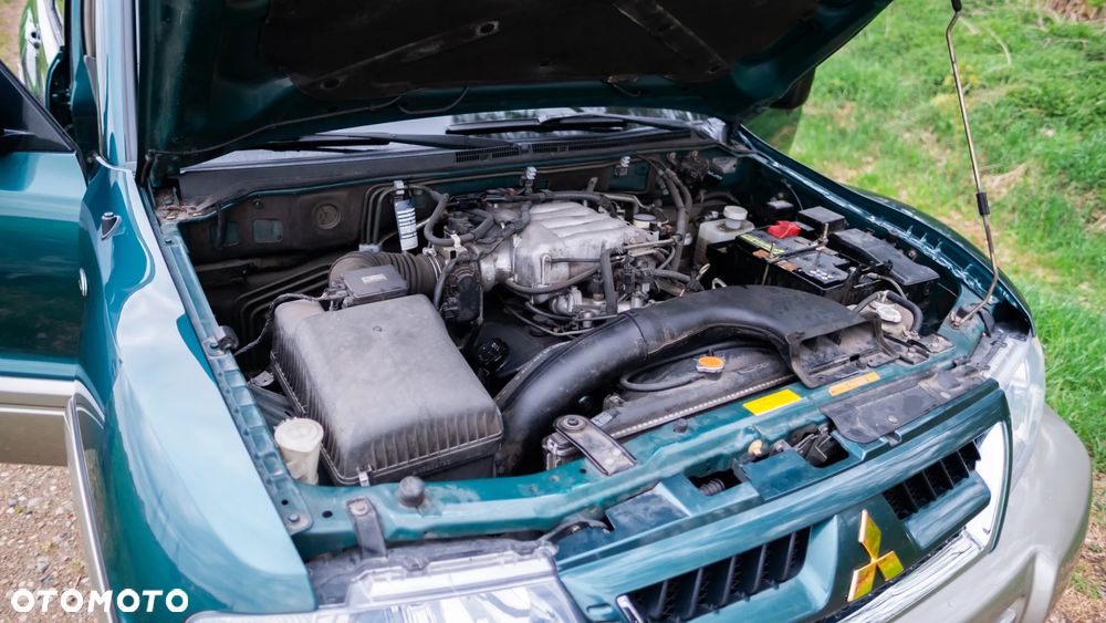 Mitsubishi Pajero - 37