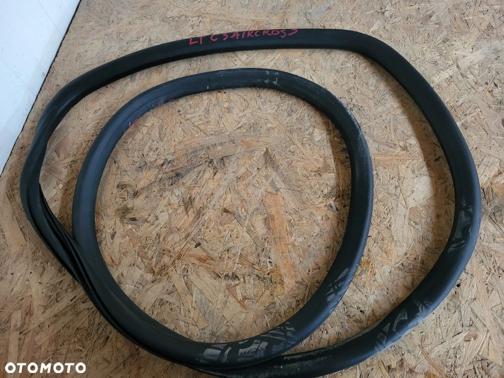 Uszczelka drzwi lewych tylnych tył Citroen C3 Aircross - 1