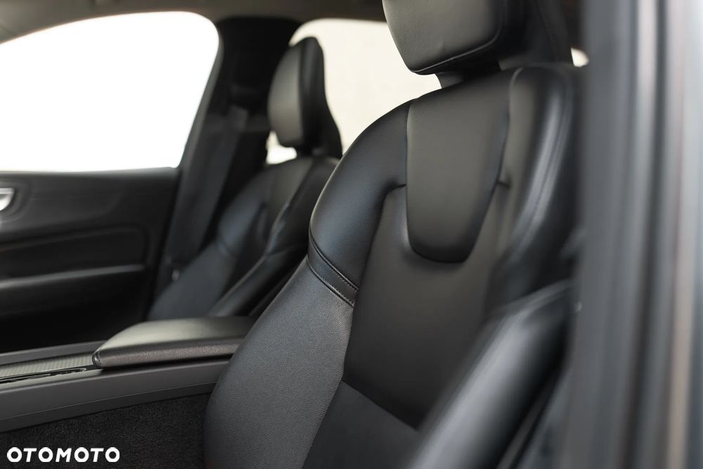 Volvo XC 60 T6 AWD Geartronic Momentum - 18