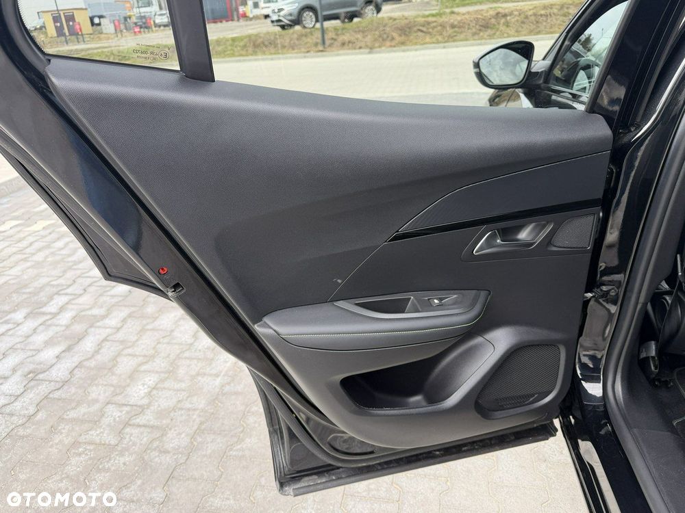 Peugeot 2008 BlueHDi 130 EAT8 GT - 30