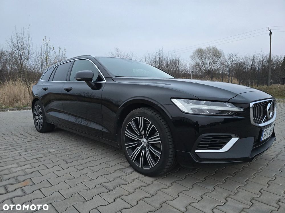 Volvo V60 T6 AWD Plug-In Hybrid Essential - 3