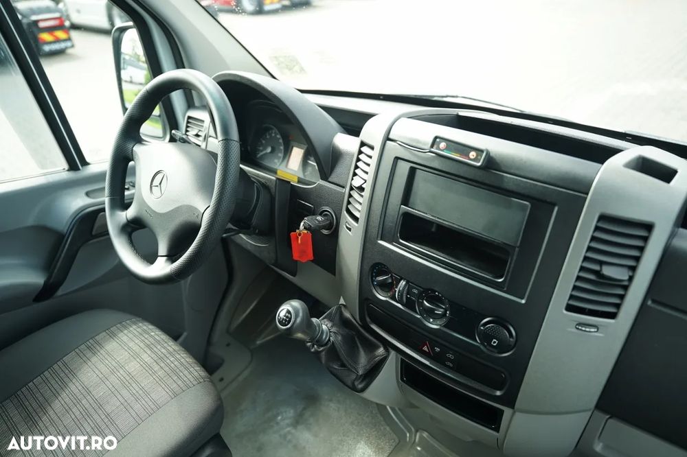 Mercedes-Benz / SPRINTER 310 CDI / CARTER CU 7 LOCURI / MANUALĂ / TABLĂ AUTO / PANEL - 25