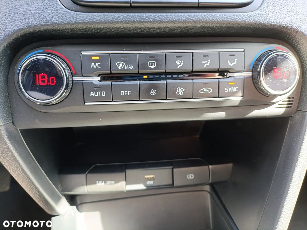 Kia XCeed 1.5 T-GDI M - 23