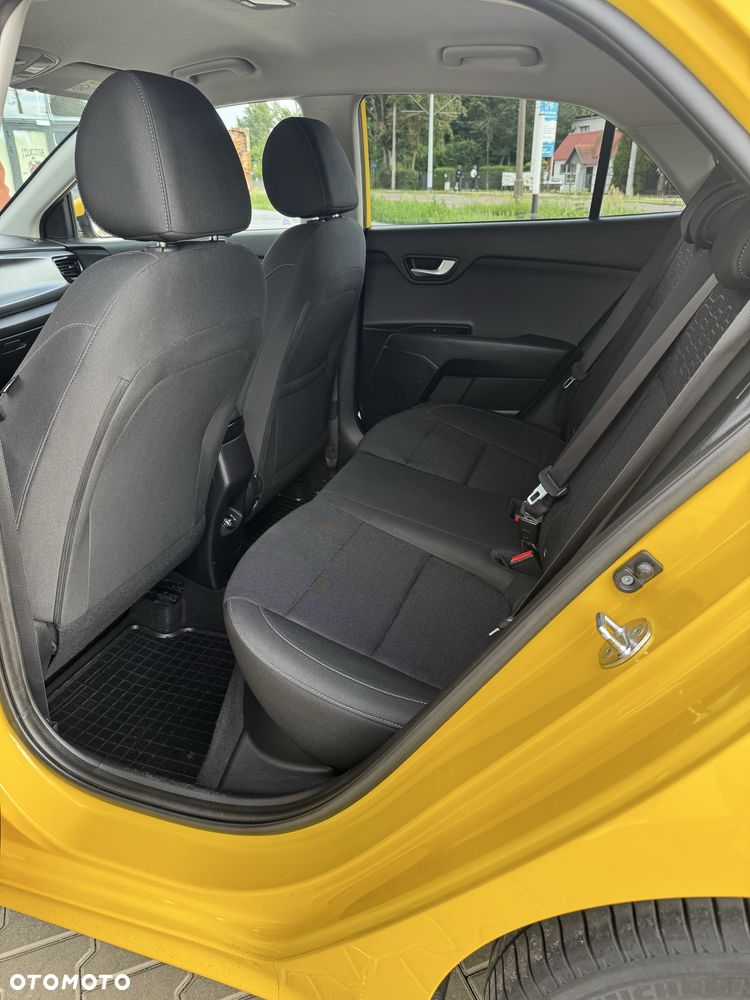 Kia Rio - 4