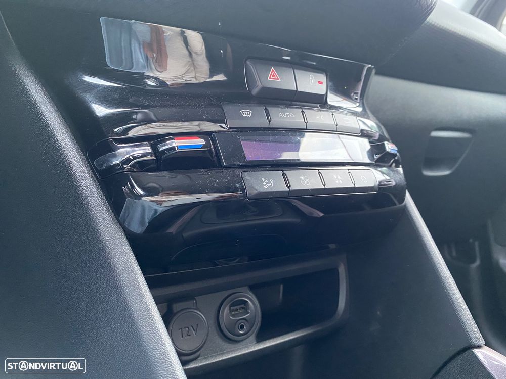 Peugeot 2008 1.2 PureTech Allure - 13