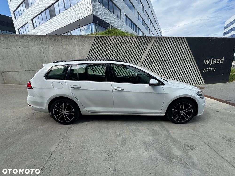 Volkswagen Golf - 8