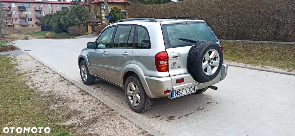 Toyota RAV4 2.0 D-4D 4x4 - 4