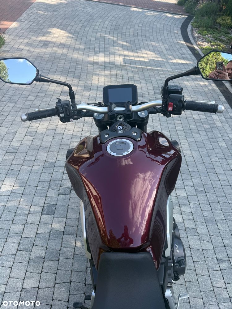 Honda CB - 12