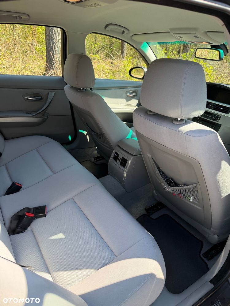 BMW Seria 3 325i - 10