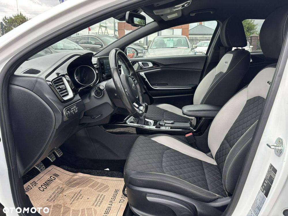 Kia ProCeed 1.4 T-GDI GT Line - 19