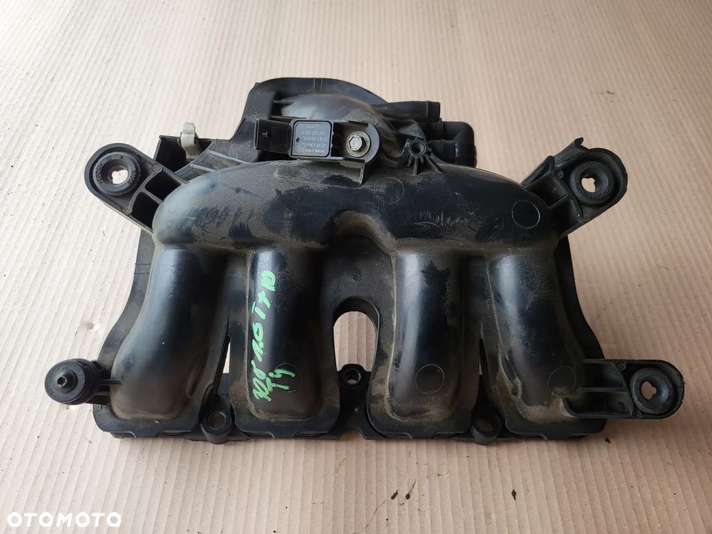 Kolektor ssący Peugeot 308 T9 1.6 THP - 2