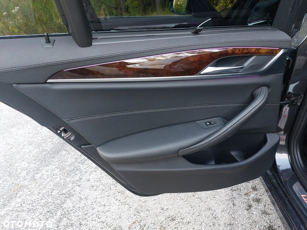 BMW Seria 5 520d Touring Luxury Line - 30