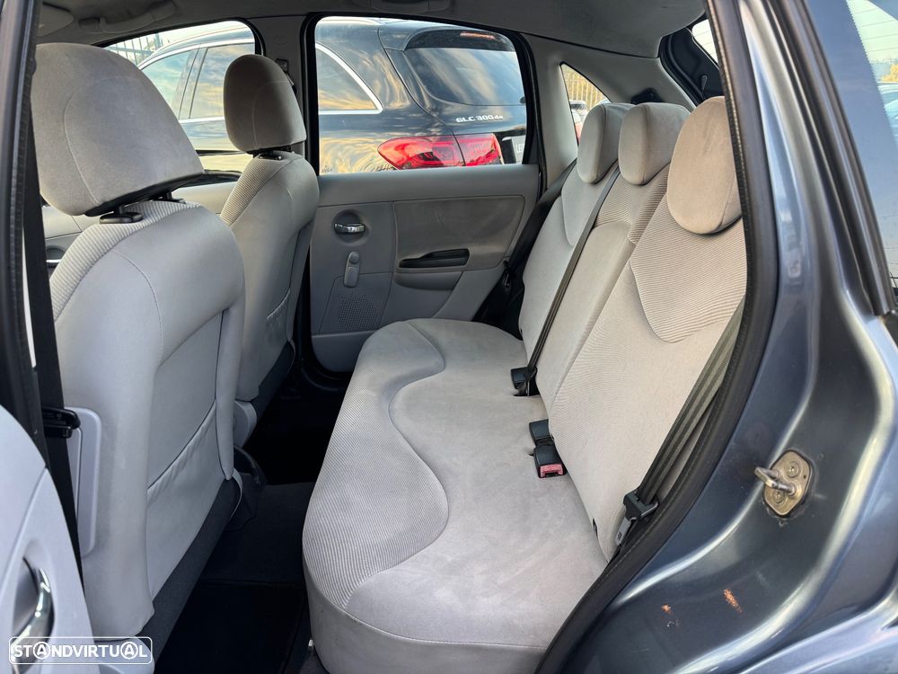 Citroën C3 1.4 HDi Exclusive - 10