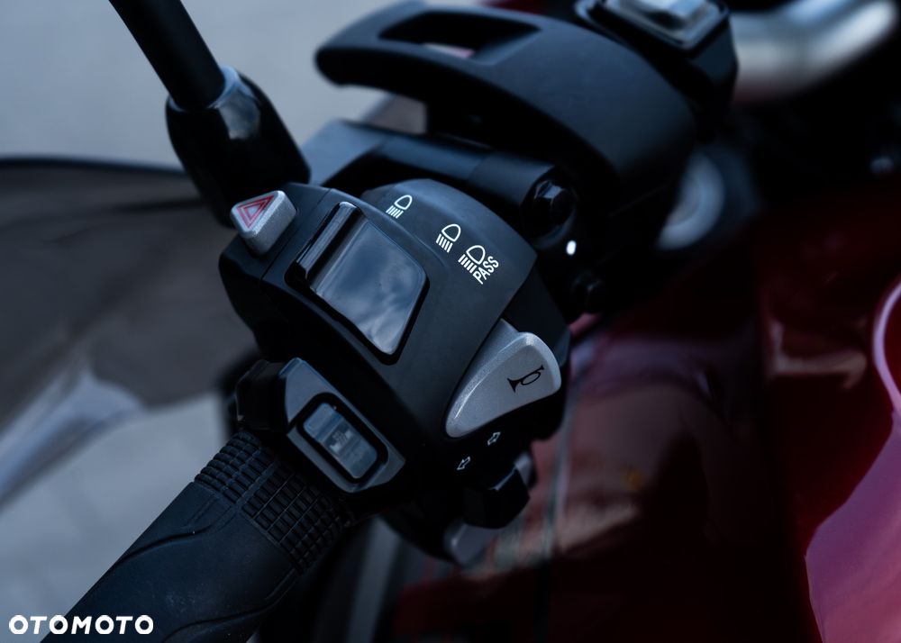 Honda VFR - 14