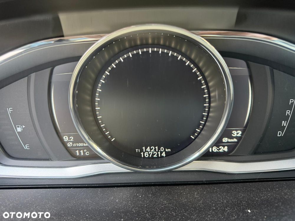 Volvo XC 60 D4 AWD R-Design - 16