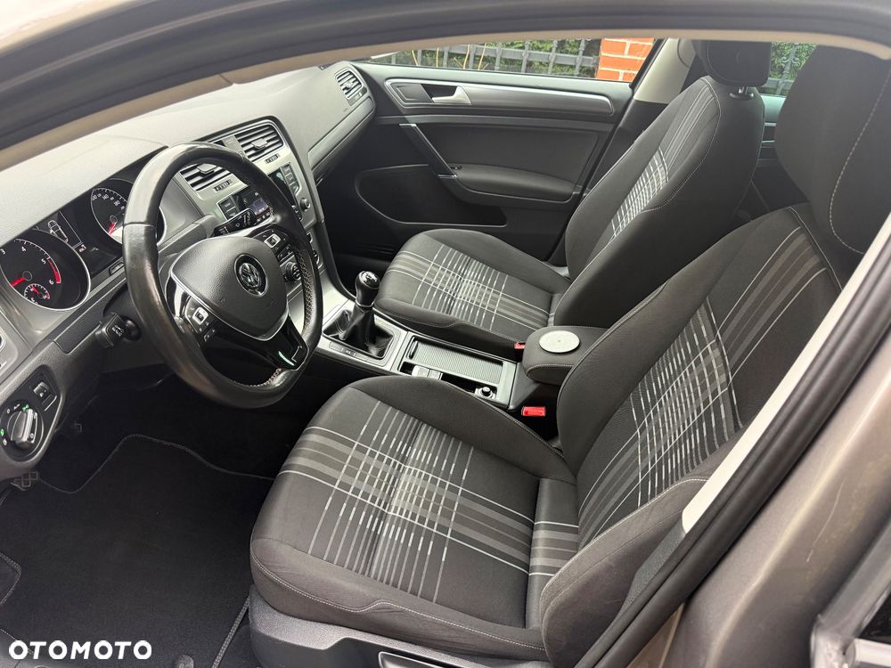 Volkswagen Golf 1.6 TDI BlueMotion Technology Lounge - 19