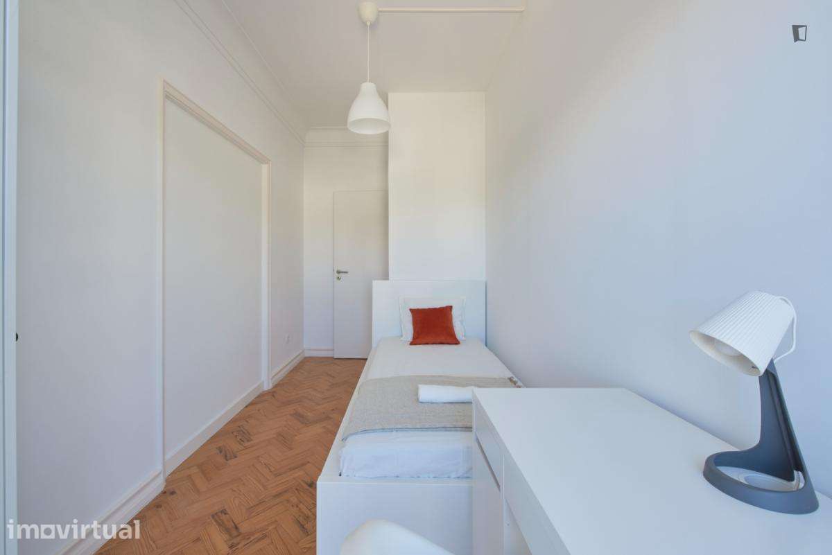 Quarto - localizado em Entrecampos Lisbon - Grande imagem: 3/30