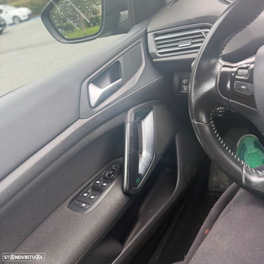 Peugeot 308 SW PureTech 110 Stop & Start Active - 11