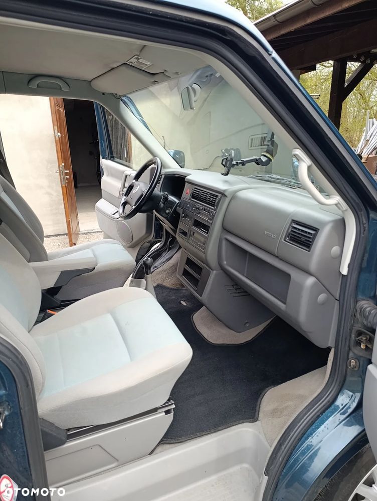 Volkswagen Multivan - 11